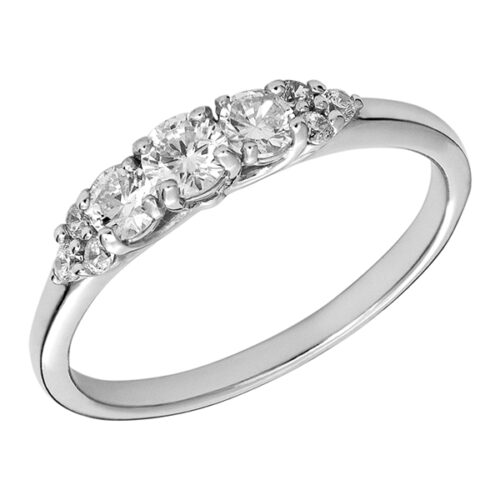 Кольцо из серебра 925 пробы с фианитом